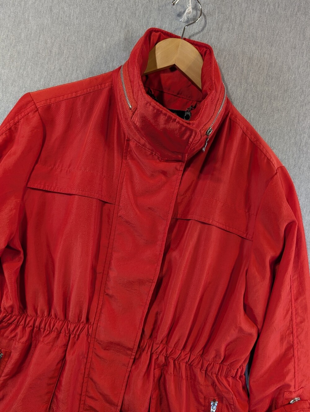Seven7 Nylon Blend Rain Coat Women's Large Red Windbreaker Roll Up Snap Sleeves